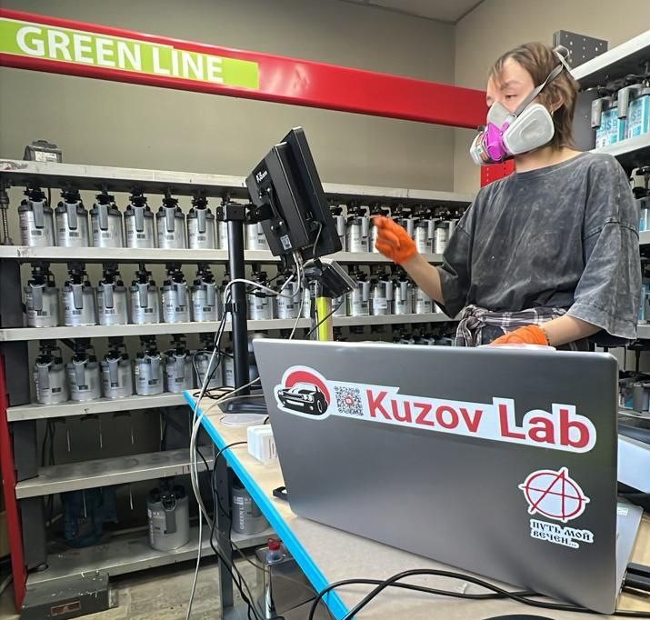 Краски и маски: насколько опасна работа колориста