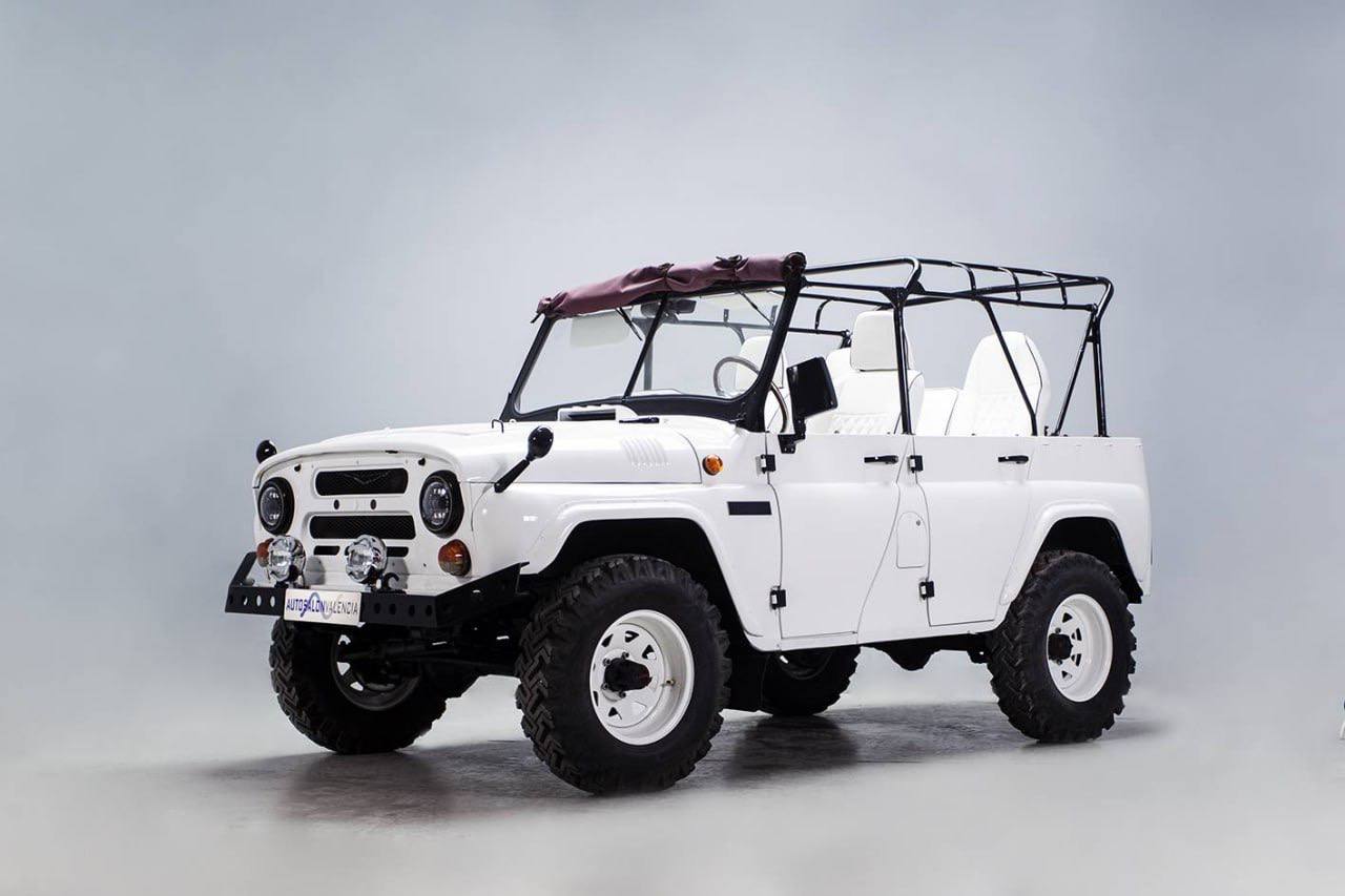 Советский раритет под испанским солнцем: УАЗ 1989 года продают за 2,4 млн рублей Советский раритет под испанским солнцем: УАЗ 1989 года продают за 2,4 млн рублей