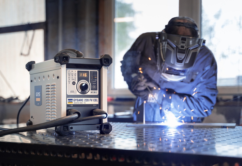 Рейтинг сварочных полуавтоматов: какой выбрать для гаража, дачи или мастерской? Рейтинг сварочных полуавтоматов: какой выбрать для гаража, дачи или мастерской?