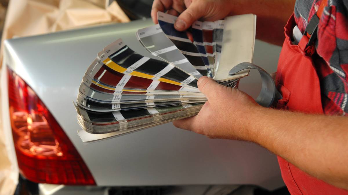 Как подобрать краску для автомобиля по цвету самостоятельно