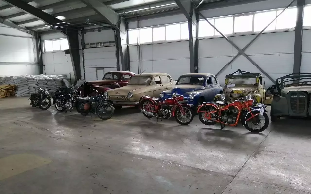 В Жигулевске выставили на продажу коллекцию из 30 ретроавтомобилей за 65 млн рублей